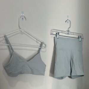 Aritzia Golden - workout set - pale blue